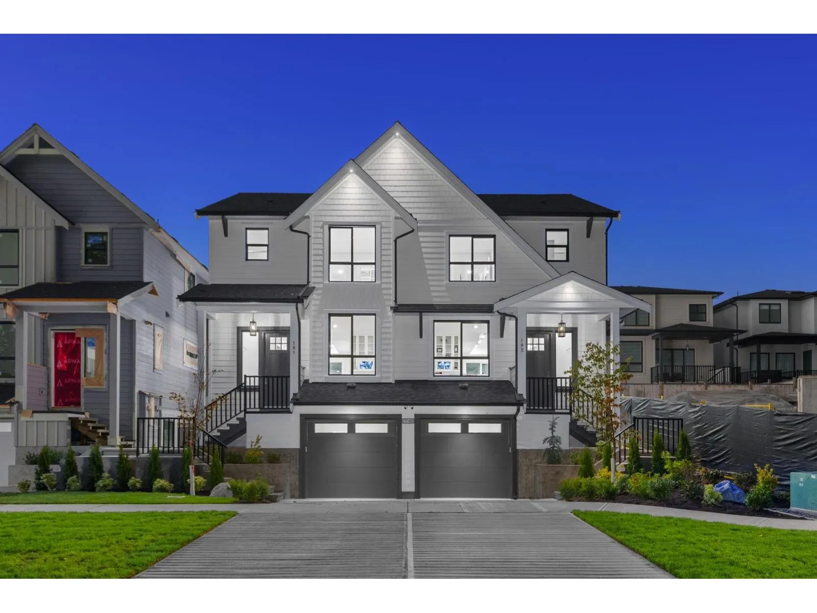 Duplex for rent: 102 16621 18 Avenue, Surrey, British Columbia V3Z 9X5