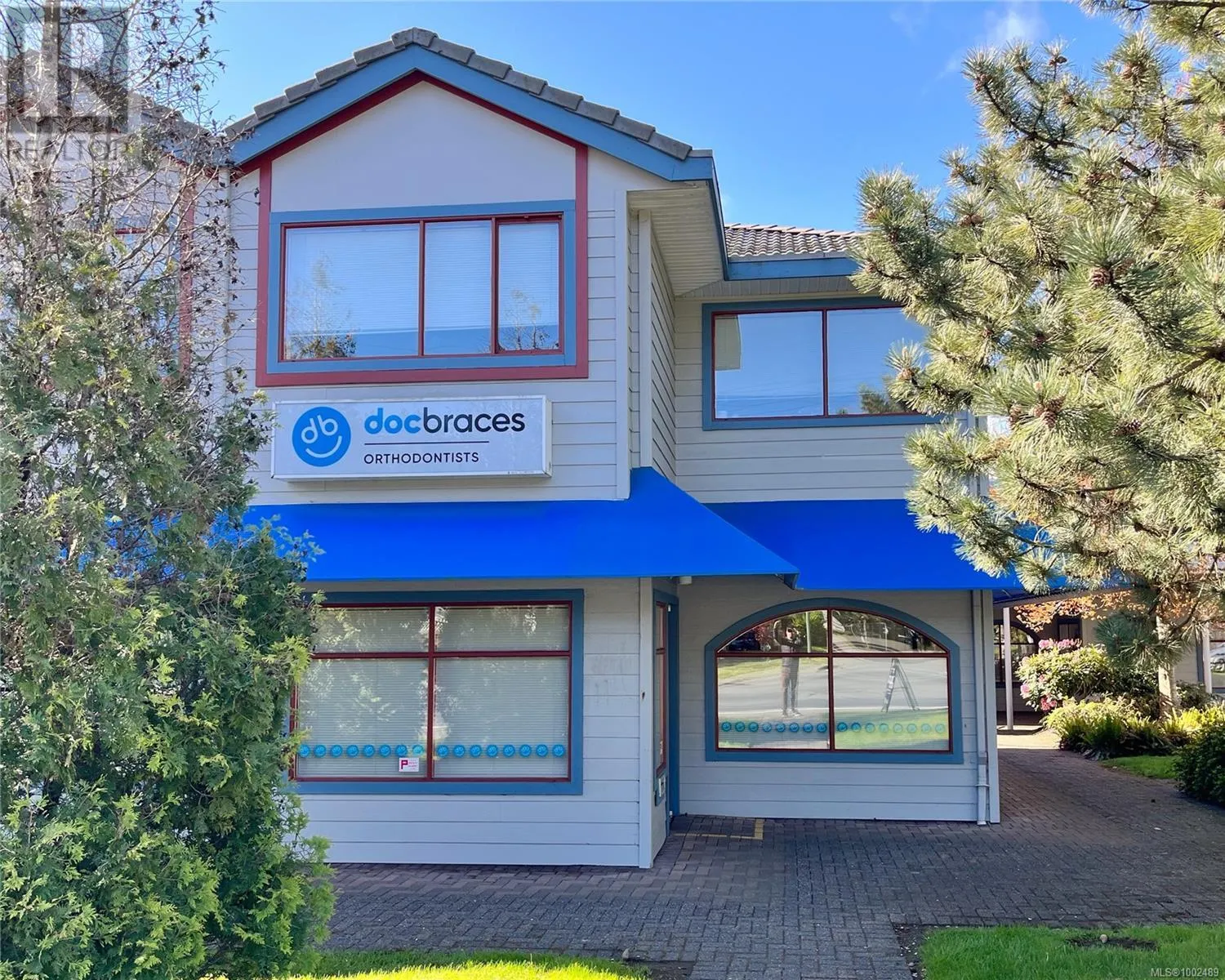 Commercial Mix for rent: 102 & 202 2100 Guthrie Rd, Comox, British Columbia V9M 3P6