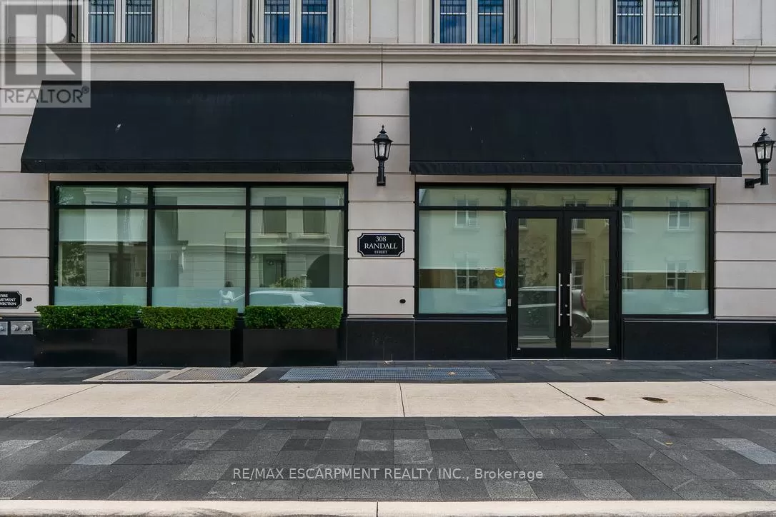 102 - 300 Randall Street, Oakville, Ontario L6J 1R1