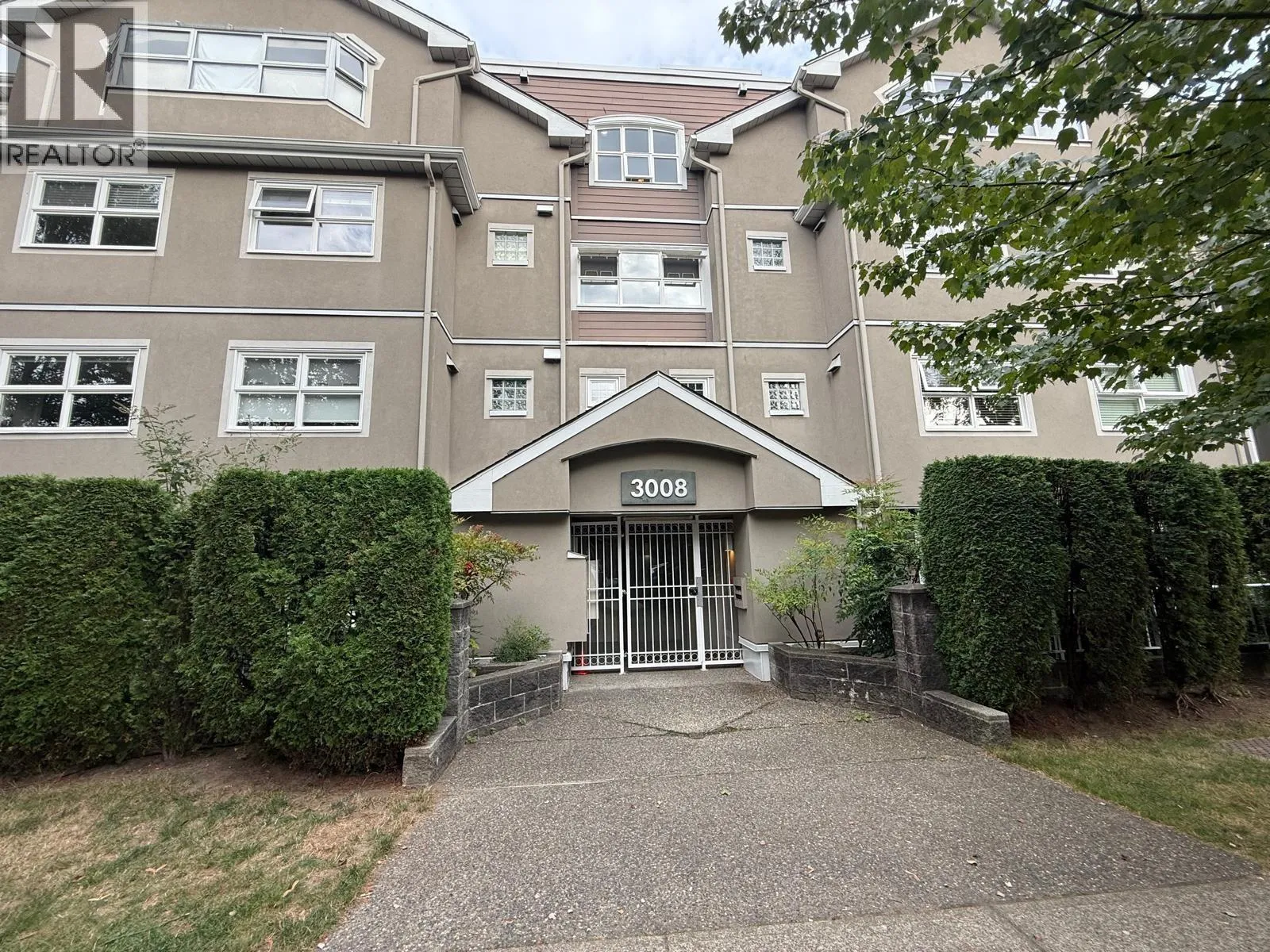 Apartment for rent: 102 3008 Willow Street, Vancouver, British Columbia V5Z 3P3