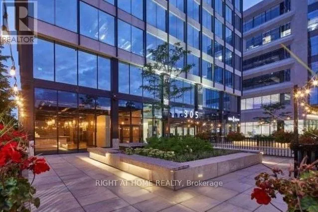 102 - 305 King Street W, Kitchener, Ontario N2G 1B9