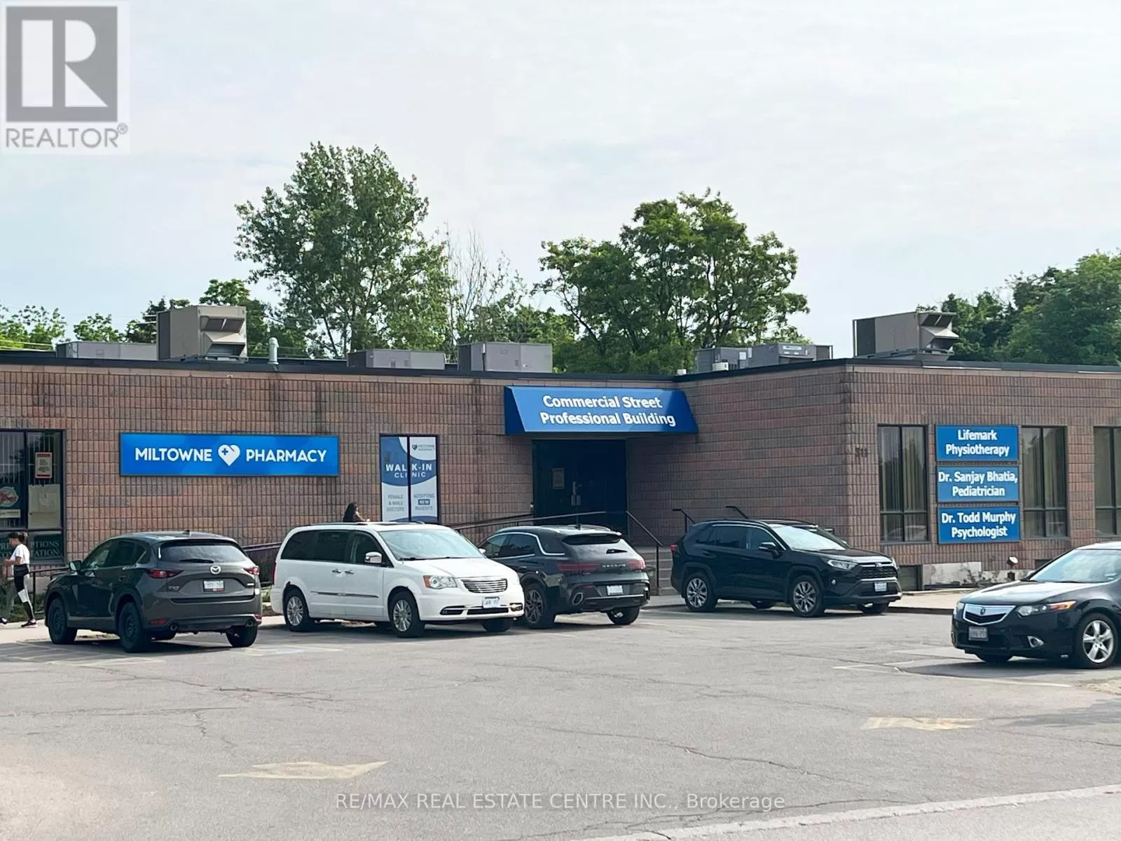 Offices for rent: 102 - 311 Commercial Street, Milton, Ontario L9T 3Z9