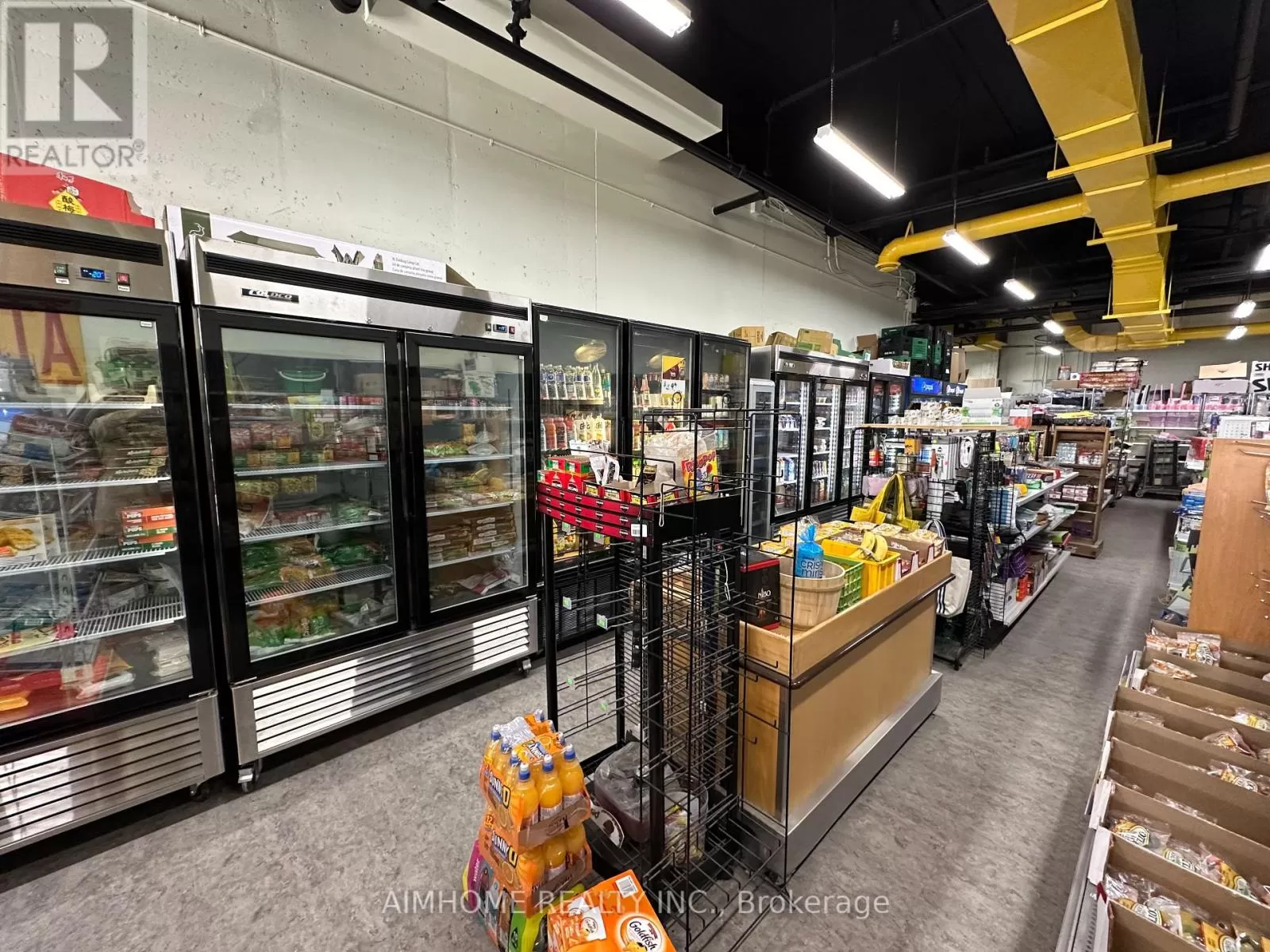 Retail for rent: 102 - 318 Spruce Street, Waterloo, Ontario N2L 0E9