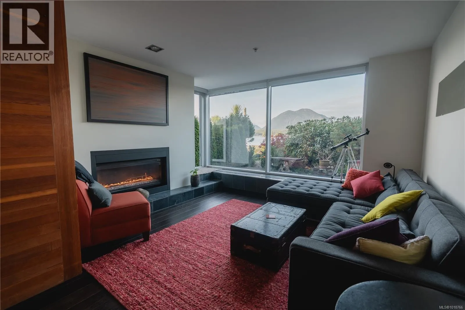 Apartment for rent: 102 368 Main St, Tofino, British Columbia V0R 2Z0