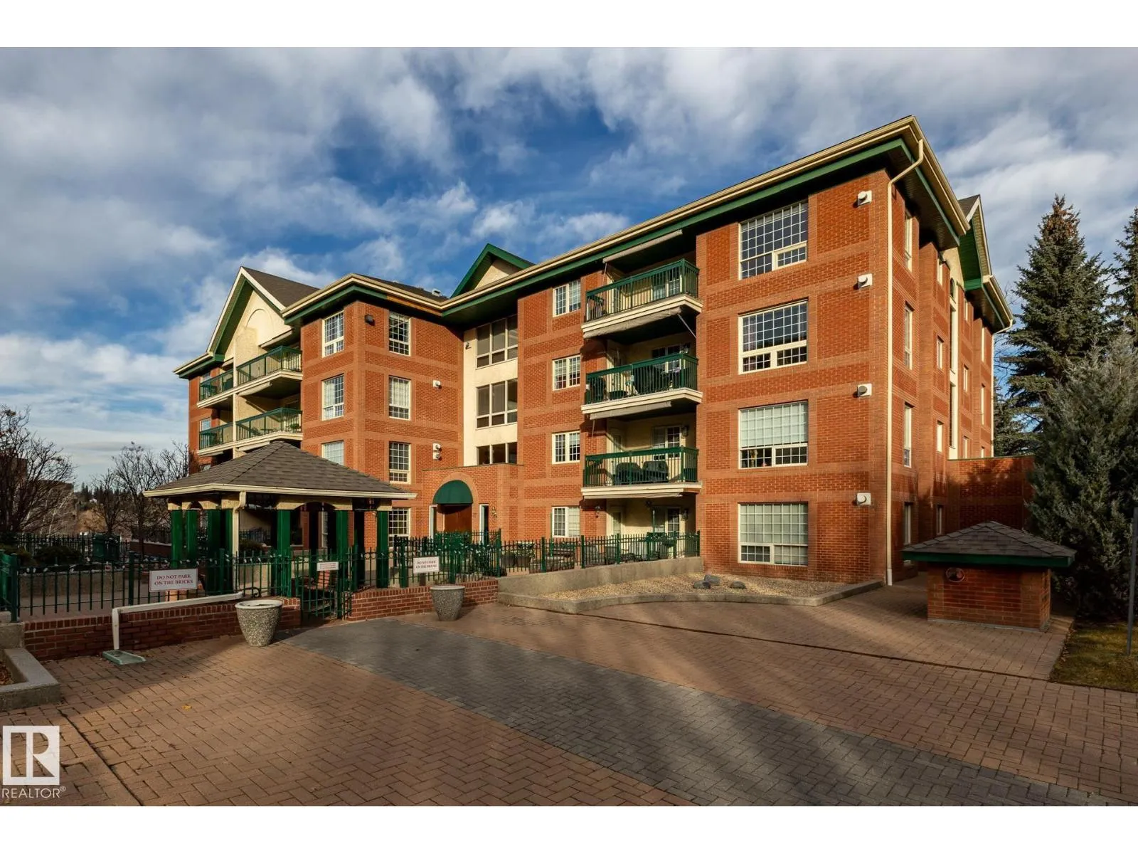 Apartment for rent: #102 37 Sir Winston Churchill Av, St. Albert, Alberta T8N 0G3