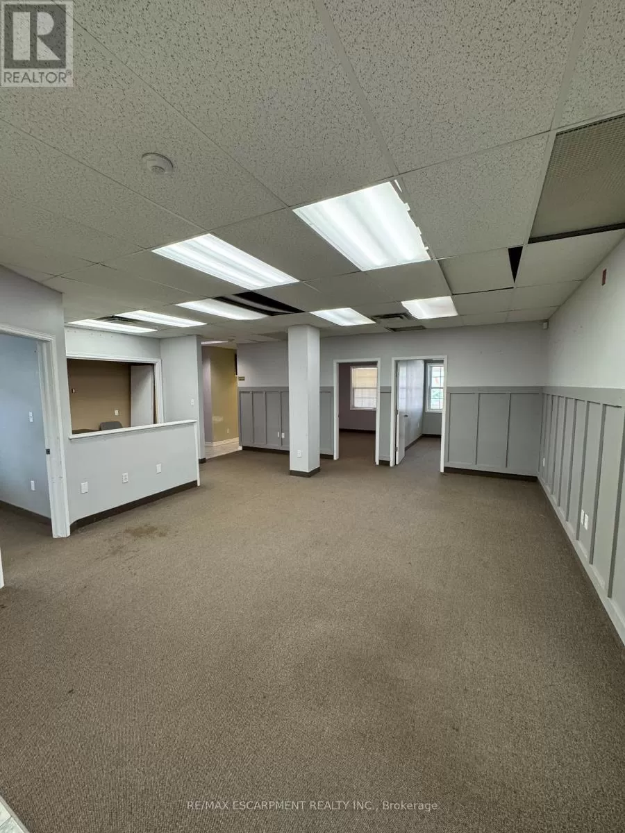 Offices for rent: 102 - 4100 Victoria Avenue, Lincoln, Ontario L0R 2C0