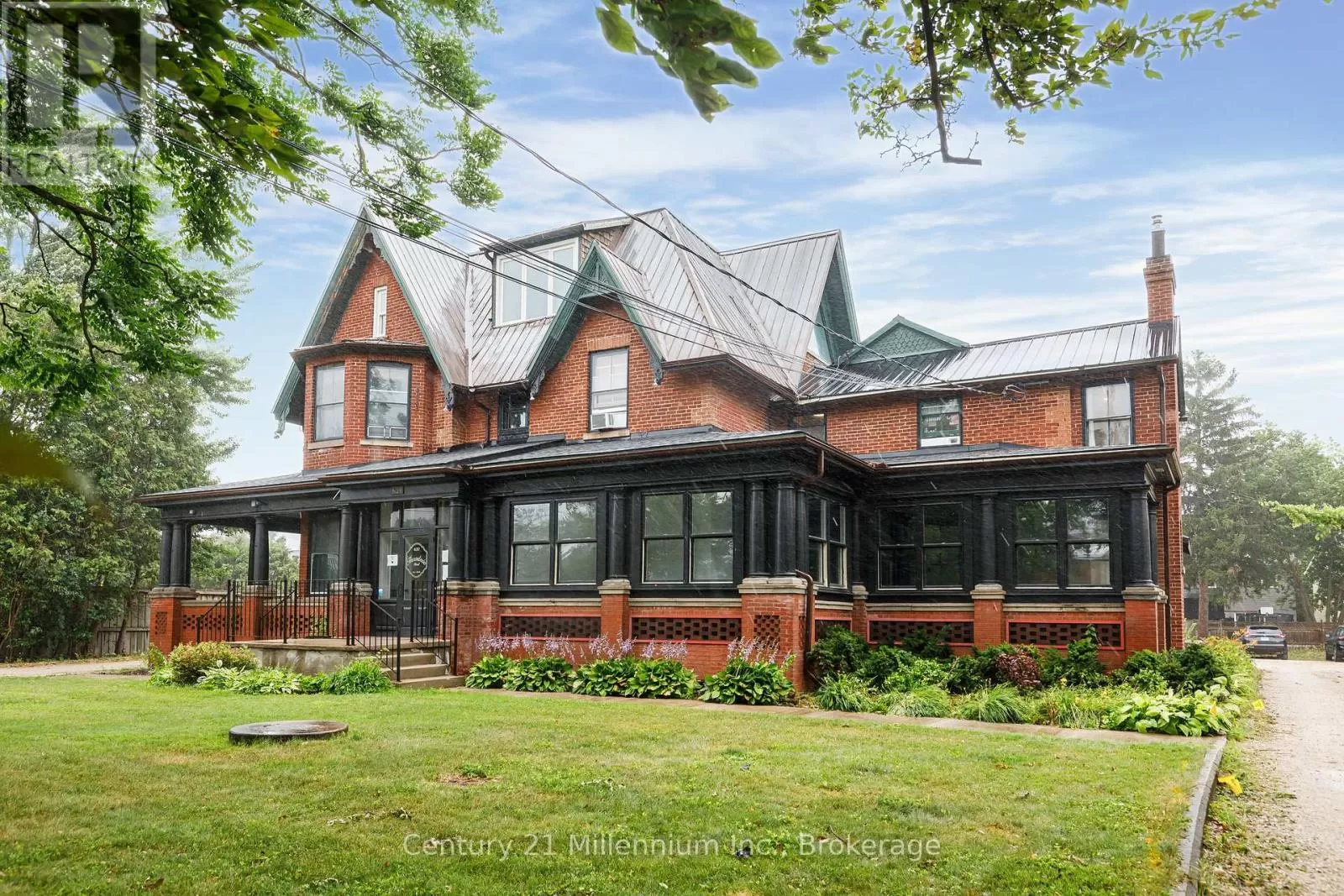 102 - 637 Hurontario Street, Collingwood, Ontario L9Y 2N6