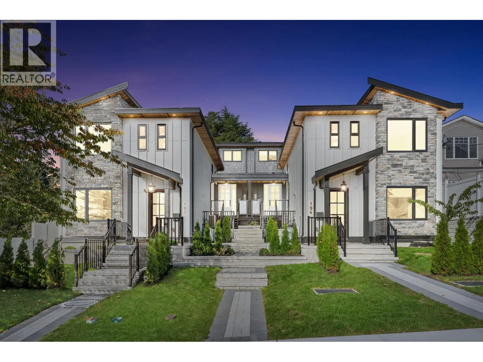 Duplex for rent: 102 743 Gauthier Avenue, Coquitlam, British Columbia V3K 1R8