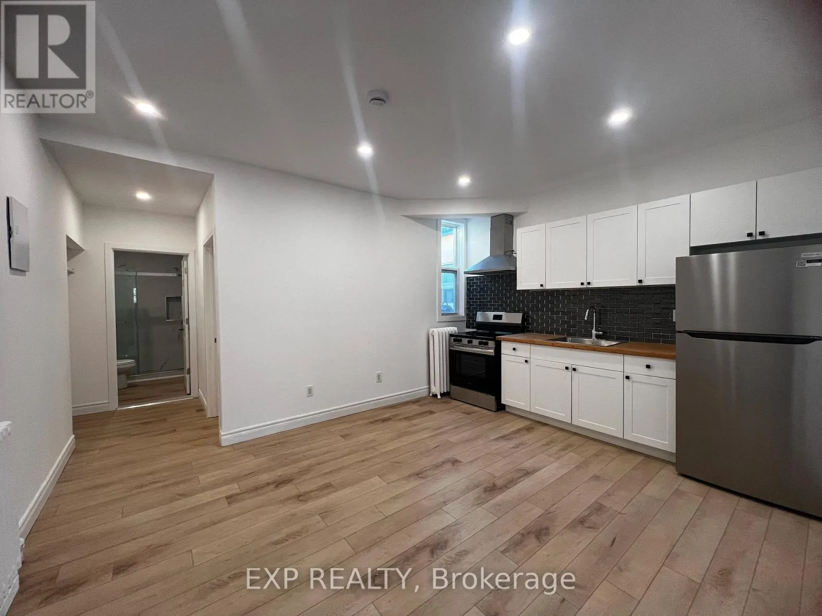 Residential Commercial Mix for rent: 102 - 804a St Clair Avenue W, Toronto, Ontario M6C 1B6