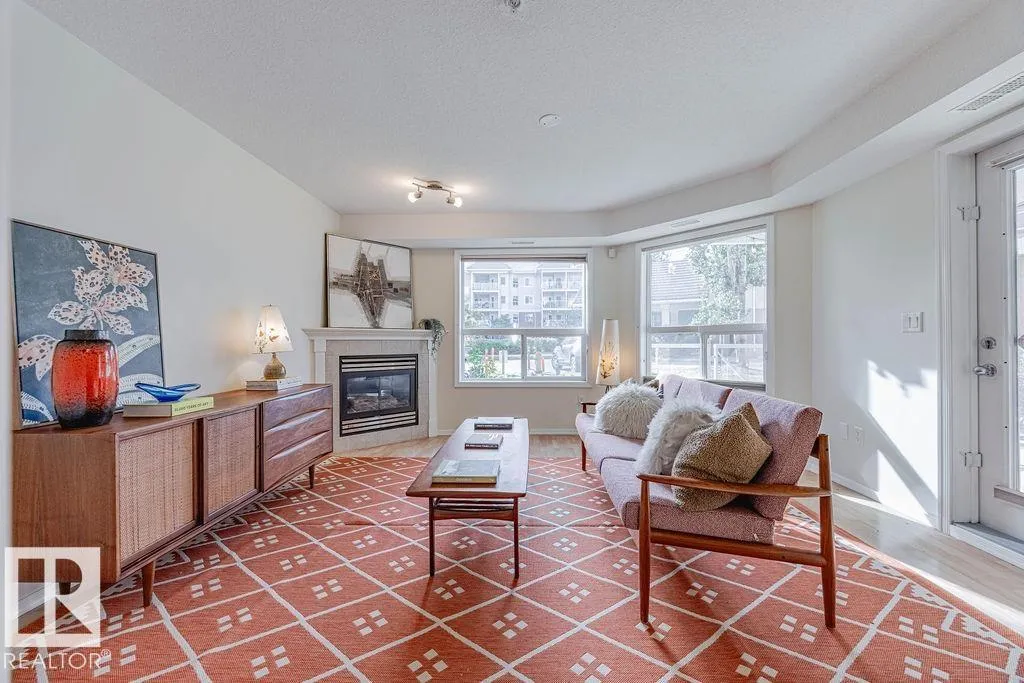 Apartment for rent: #102 9008 99 Av Nw, Edmonton, Alberta T5H 4M6