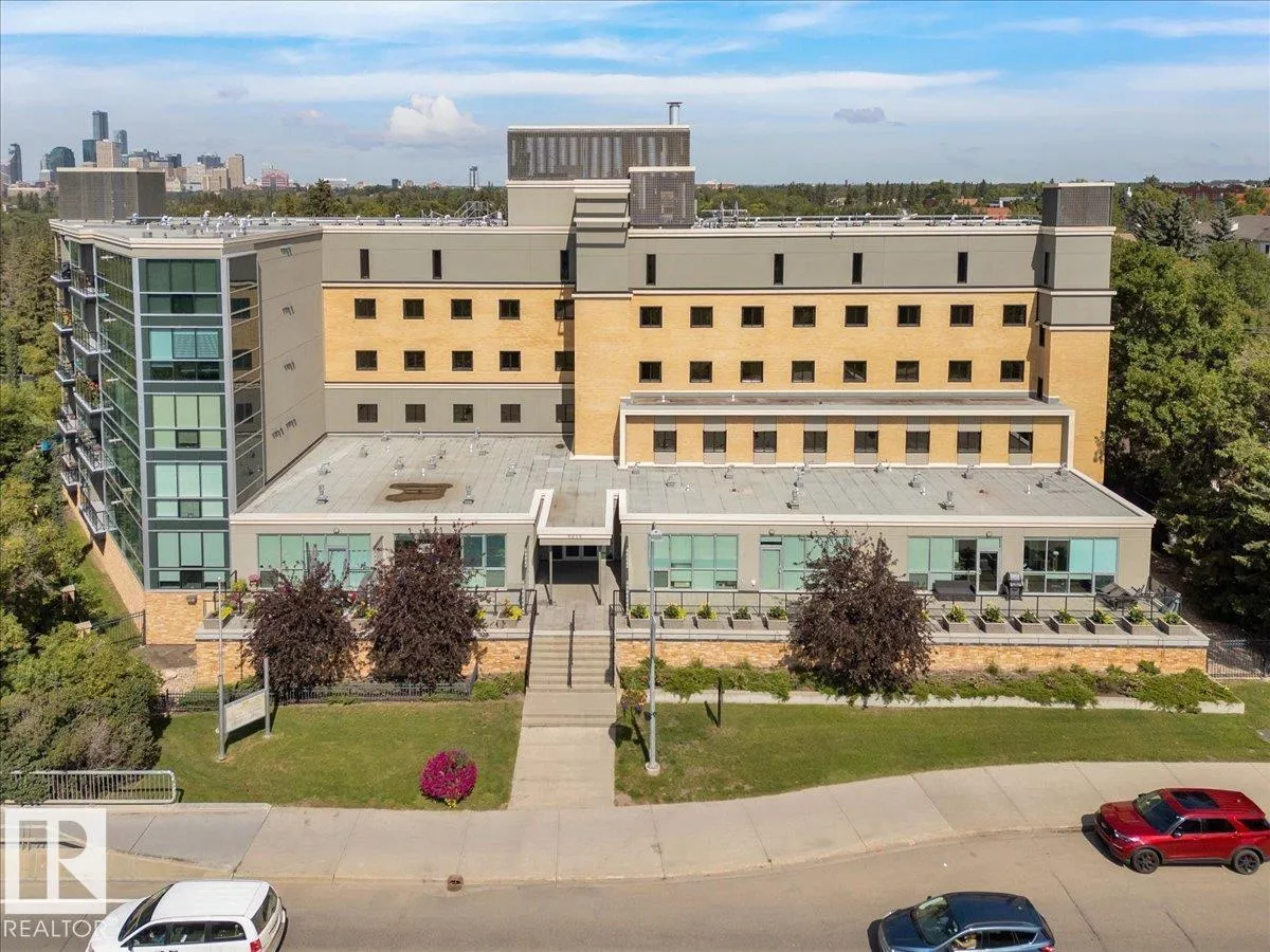 Apartment for rent: #102 9316 82 Av Nw, Edmonton, Alberta T6C 0Z6