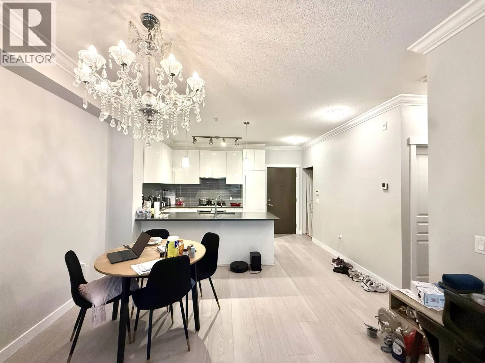 Apartment for rent: 102 9399 Alexandra Road, Richmond, British Columbia V6X 0L7