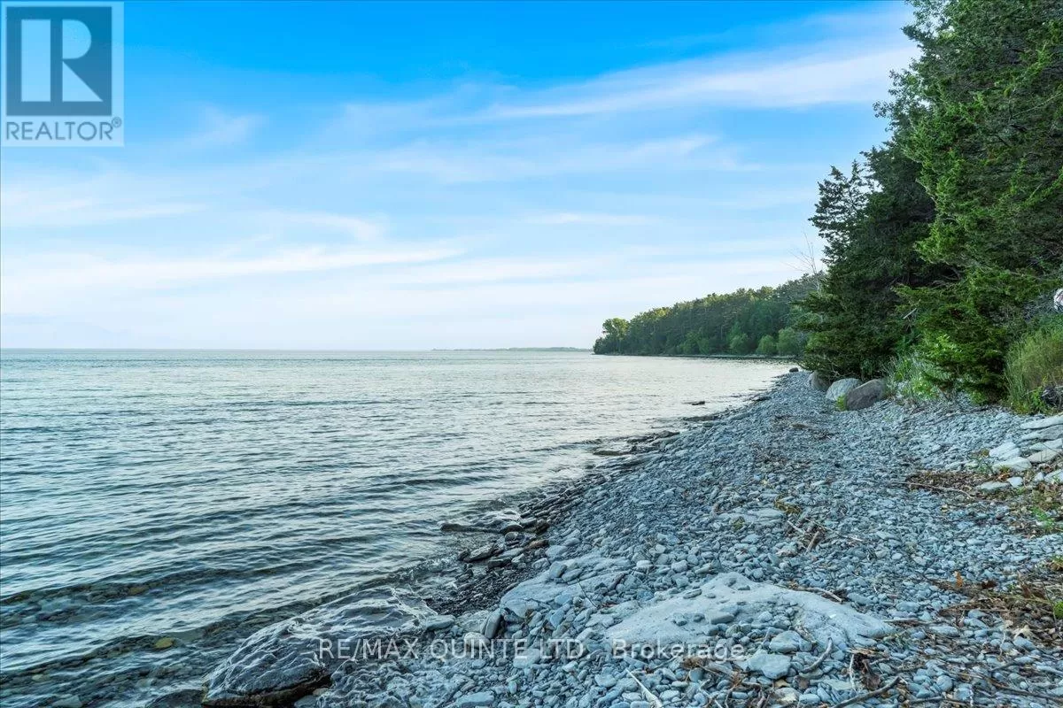 House for rent: 102 Dorenberg Lane, Prince Edward County, Ontario K0K 2T0