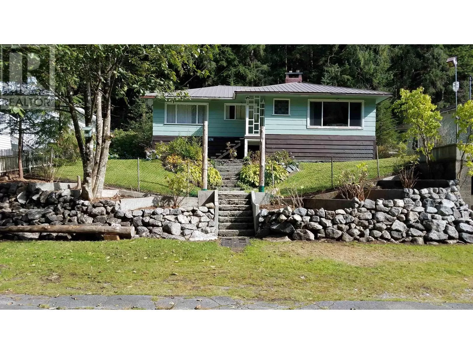 House for rent: 102 Garden Drive, Bella Coola, British Columbia V0P 1P0