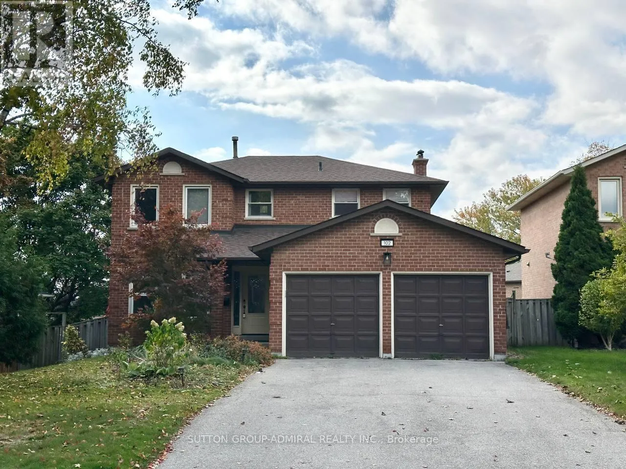 House for rent: 102 Hazelwood Drive, Newmarket, Ontario L3Y 3G3