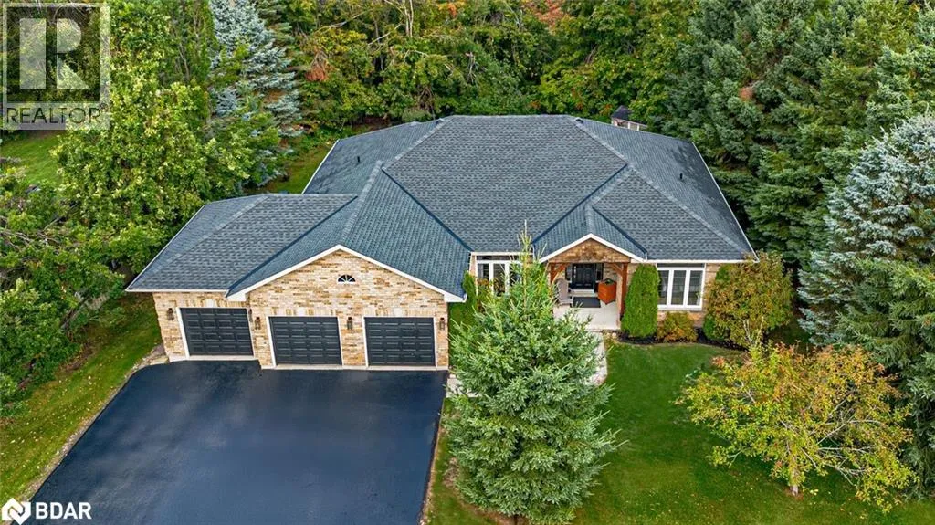 House for rent: 102 Highland Drive, Horseshoe Valley, Ontario L0L 2L0