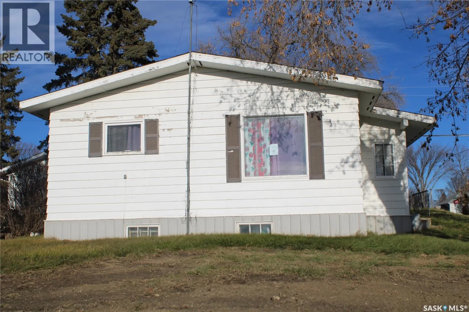 House for rent: 102 Highway Avenue W, Preeceville, Saskatchewan S0A 3B0