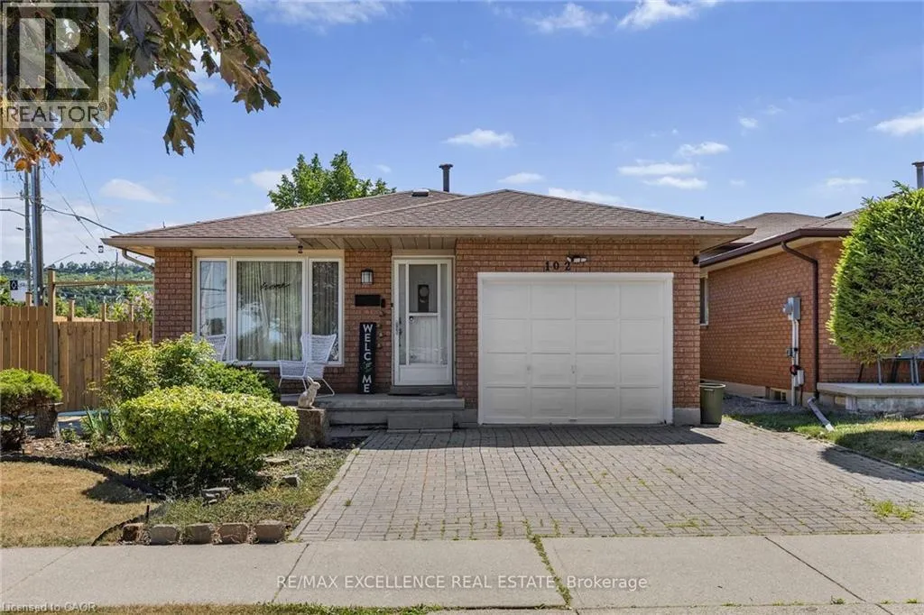 House for rent: 102 Juniper Drive, Hamilton, Ontario L8E 4G6