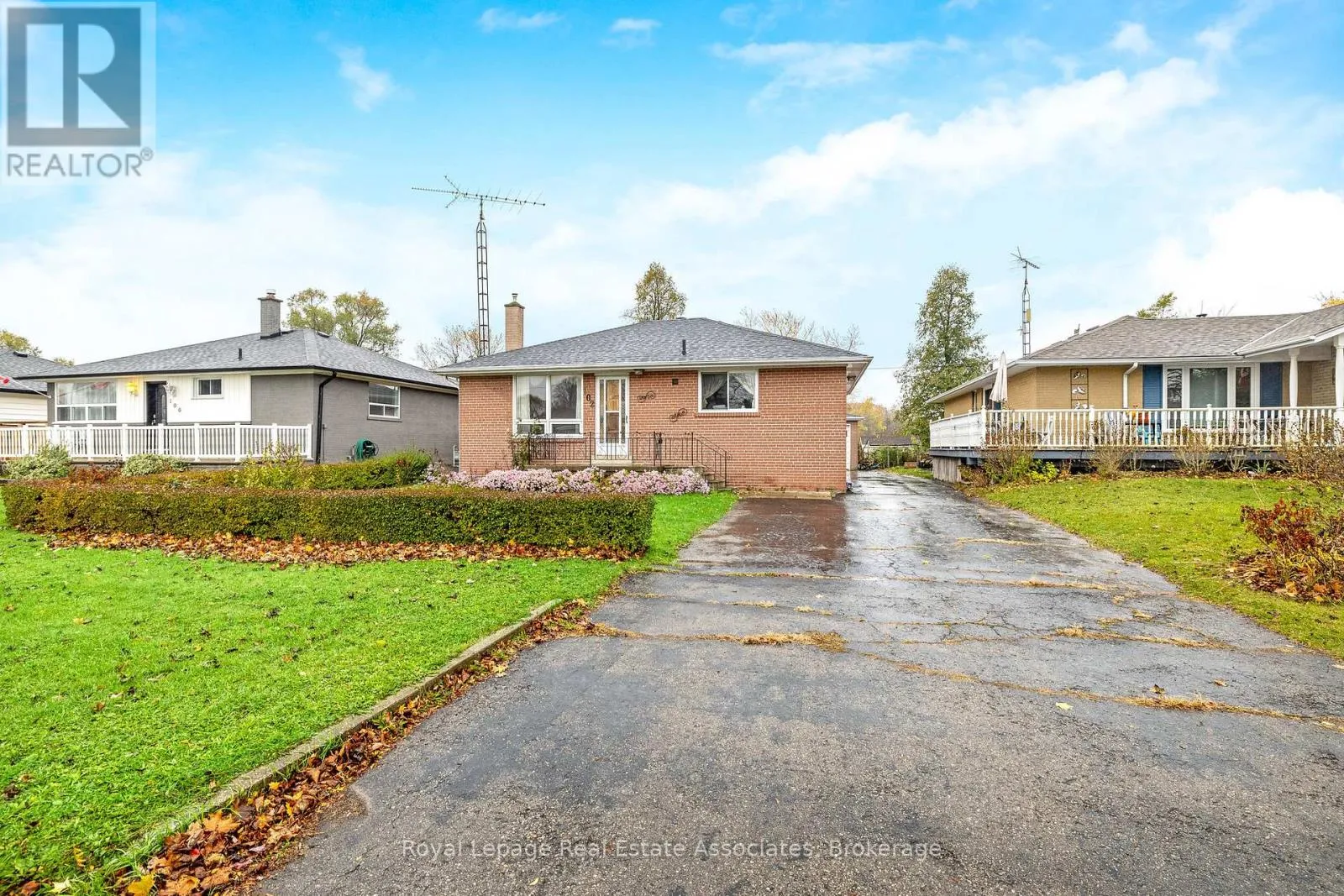 House for rent: 102 Longfield Road, Halton Hills, Ontario L7G 2K4