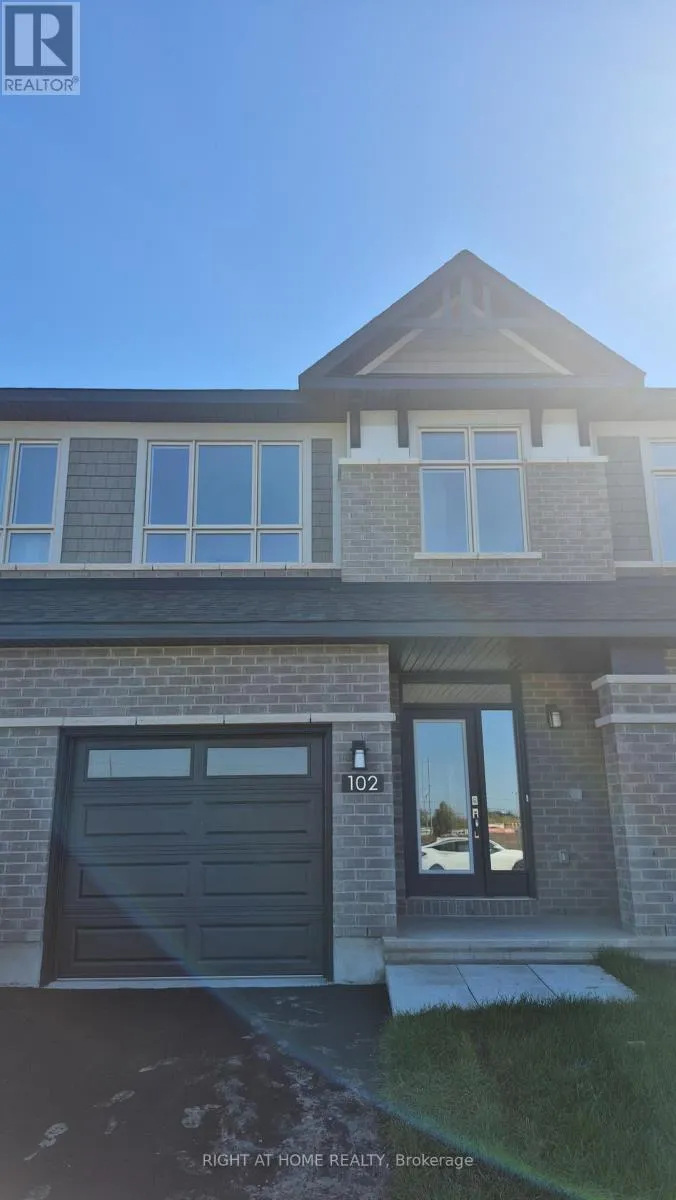 Row / Townhouse for rent: 102 Ploughshare Road, Ottawa, Ontario K2S 2T6