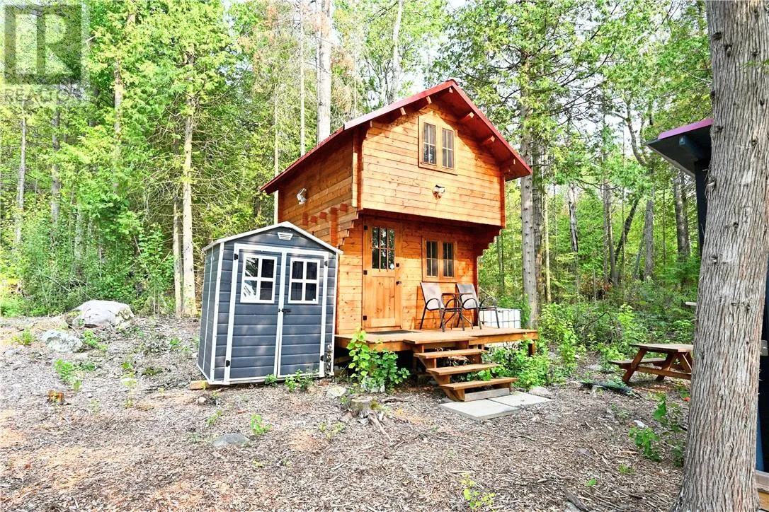 102 Sandy Point, Manitowaning, Ontario P0P 1N0