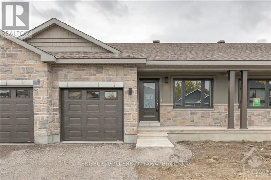 Row / Townhouse for rent: 102 Seabert Drive, Arnprior, Ontario K0A 0A0