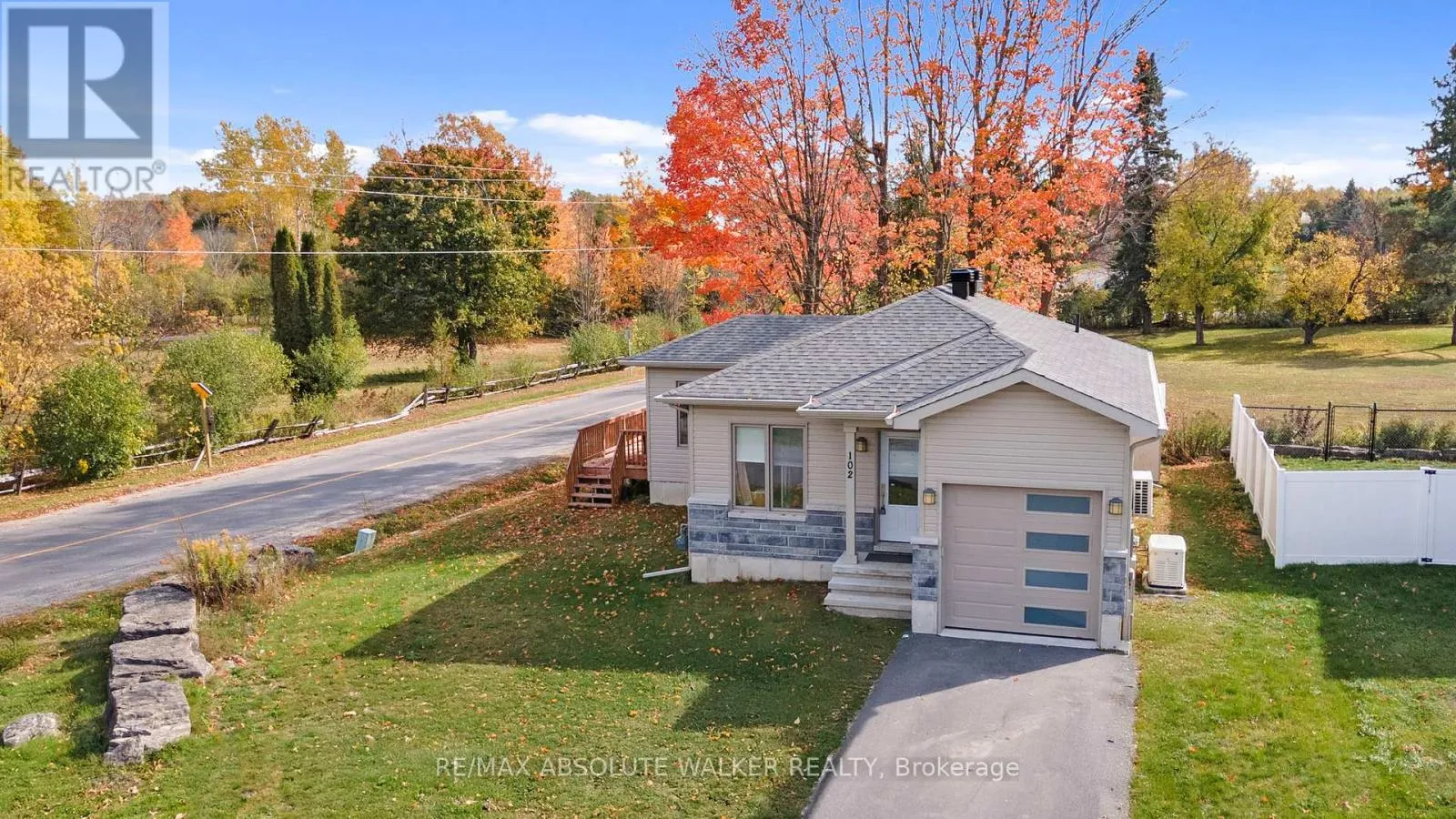 House for rent: 102 Sophie Lane, Merrickville-Wolford, Ontario K0G 1N0