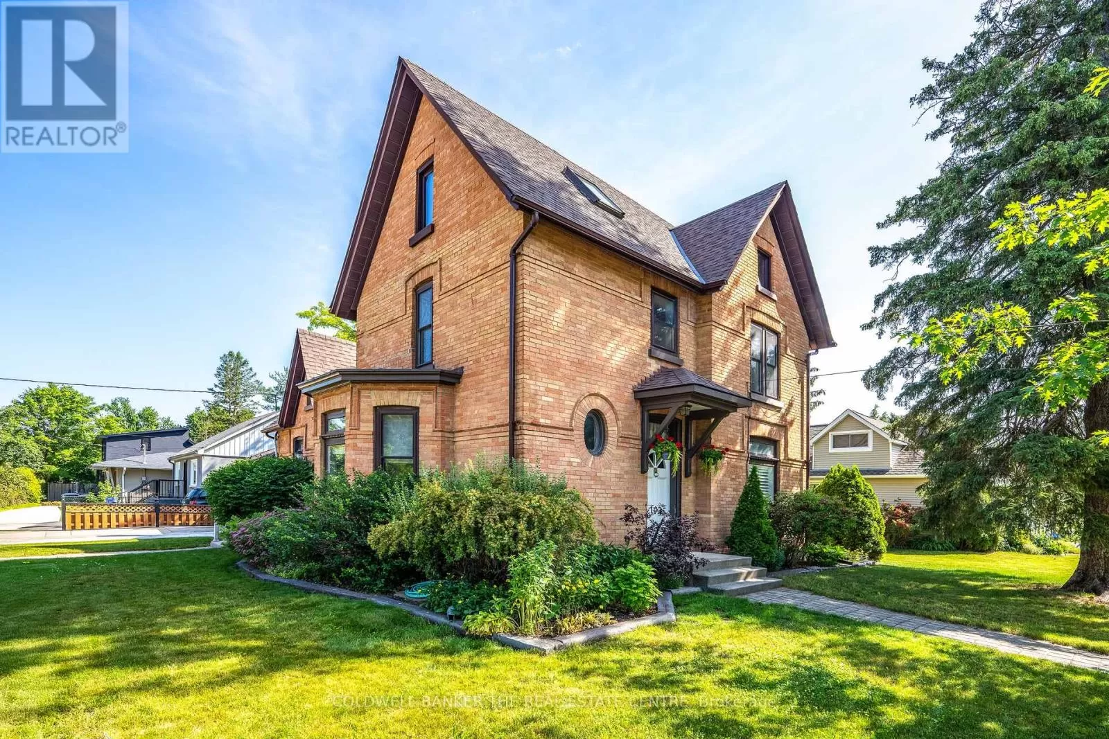 House for rent: 102 Wellington Street E, New Tecumseth, Ontario L9R 1G7