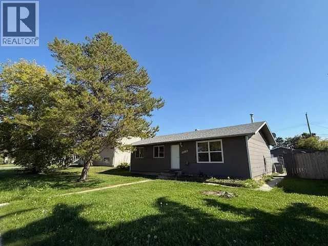 House for rent: 10203 103 Street, High Level, Alberta T0H 1Z0