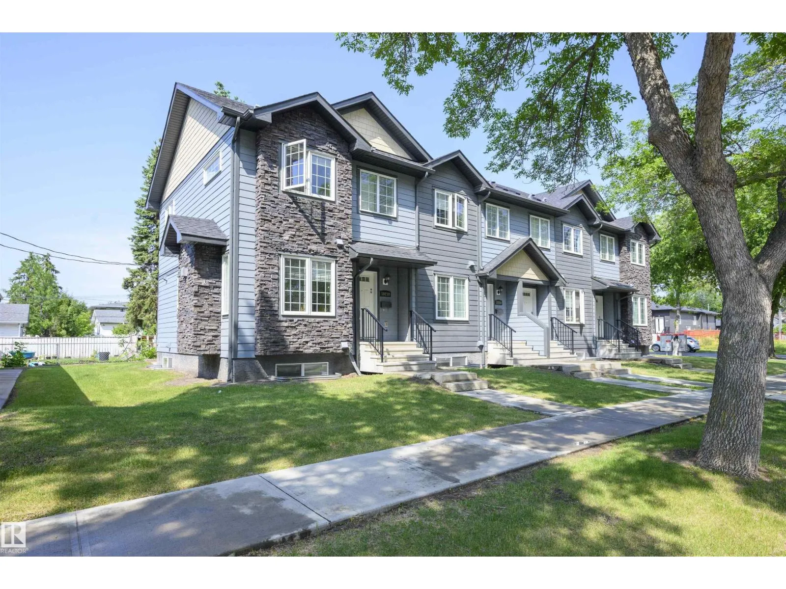 Fourplex for rent: 10204 113 Av Nw, Edmonton, Alberta T5G 0W9