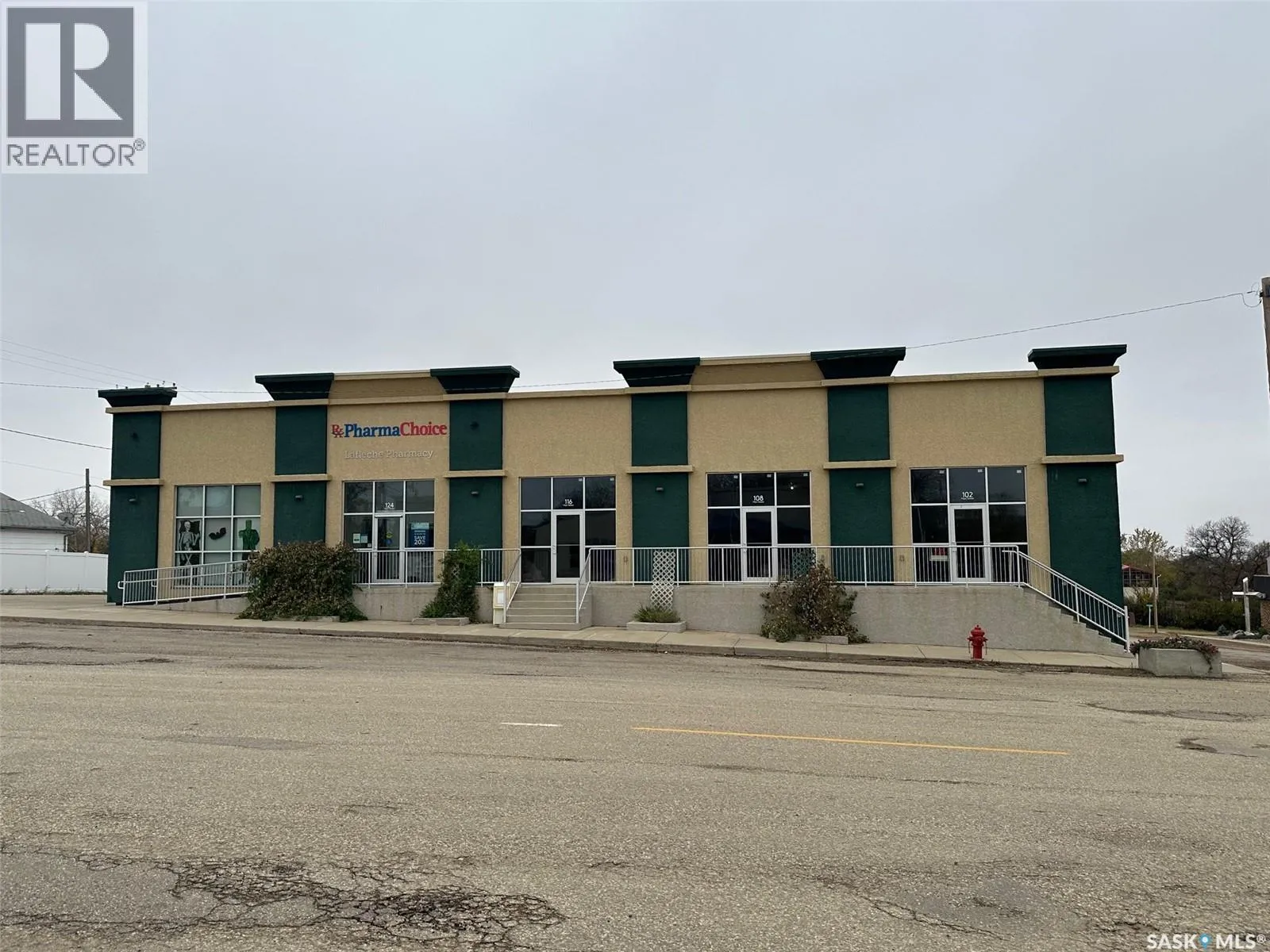 Retail for rent: 102-124 Main Street, Lafleche, Saskatchewan S0H 2K0