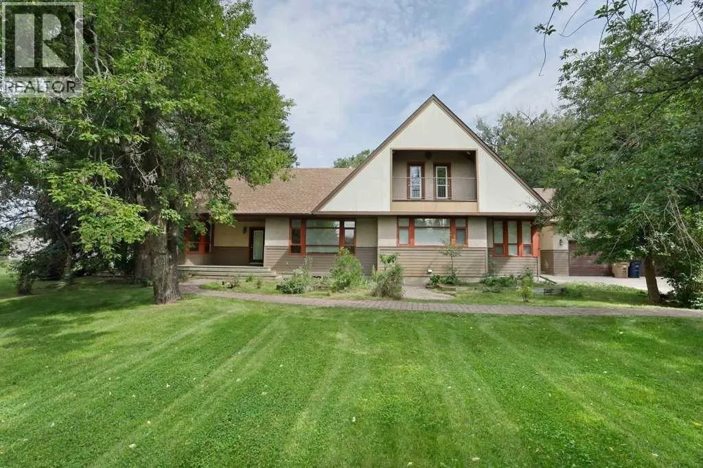 House for rent: 1024 Cassils Road W, Brooks, Alberta T1R 0E2