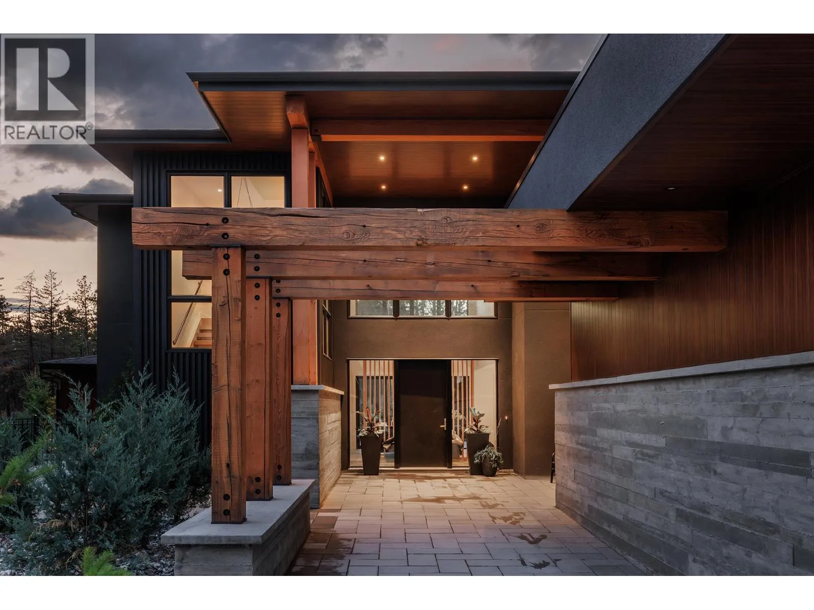 House for rent: 10248 Beacon Hill Drive, Lake Country, British Columbia V4V 0A9