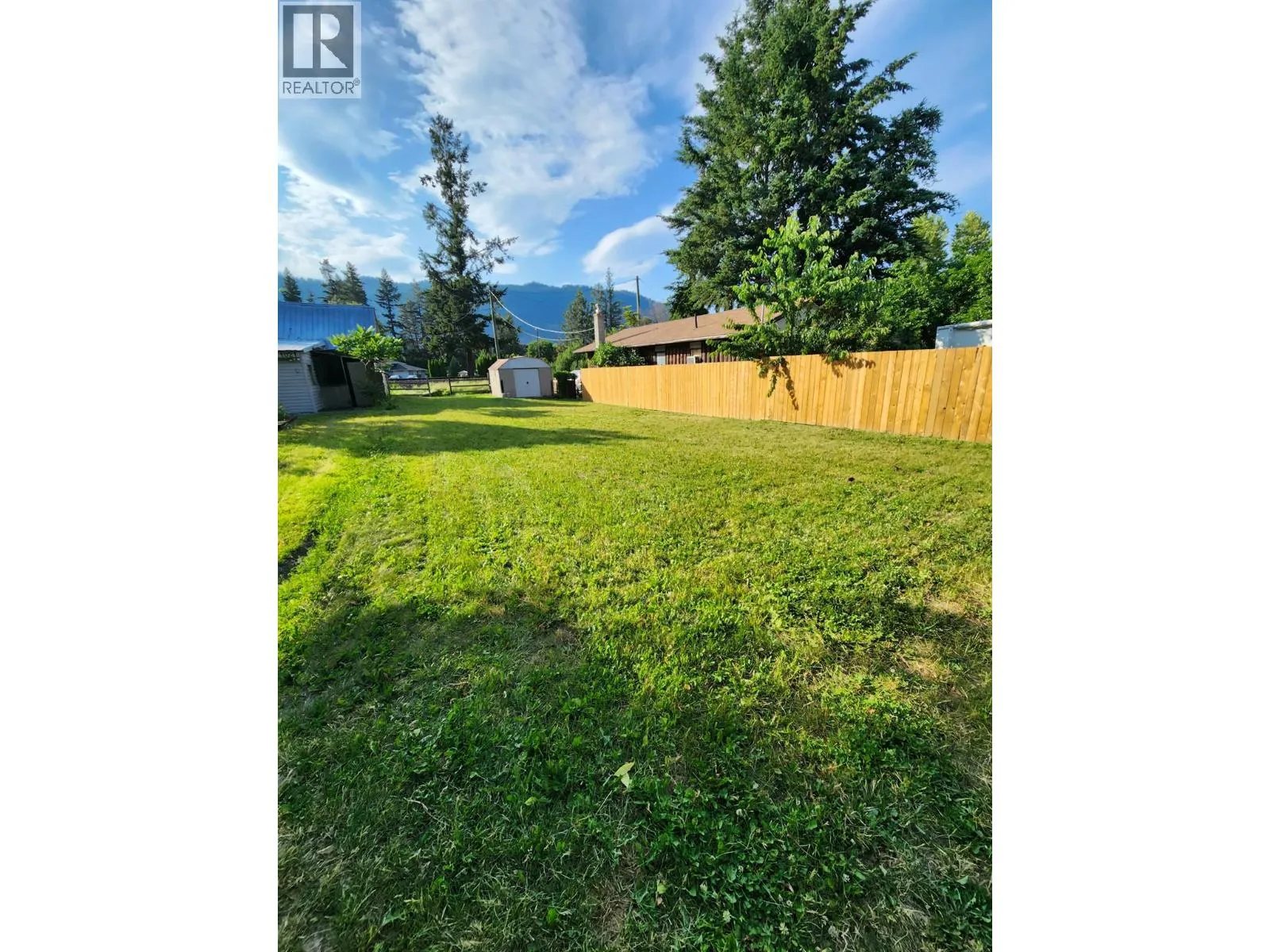 Other for rent: 1025 First Avenue, Chase, British Columbia V0E 1M0