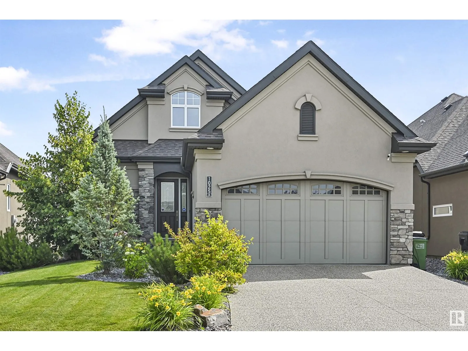 House for rent: 1025 Huckell Pl Sw, Edmonton, Alberta T6W 3B7