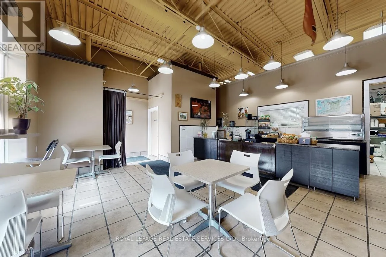 1026 Speers Road, Oakville, Ontario L6L 2X4