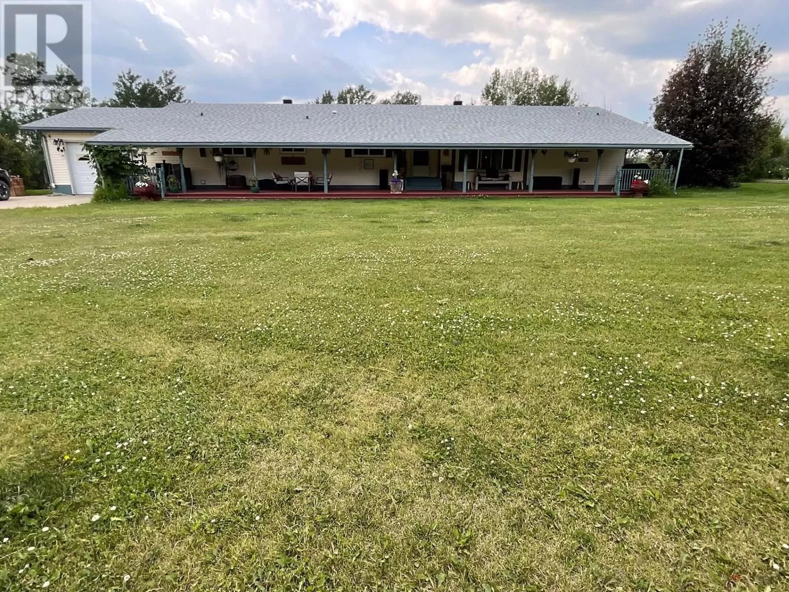 Manufactured Home/Mobile for rent: 10264 Highway 97, Charlie Lake, British Columbia V0C 1H0