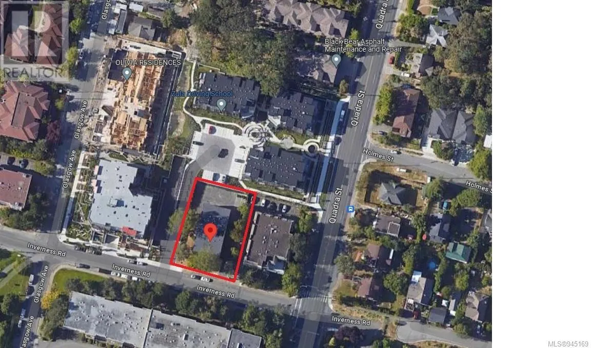 Multi-Family for rent: 1028 Inverness Rd, Saanich, British Columbia V8X 2S1