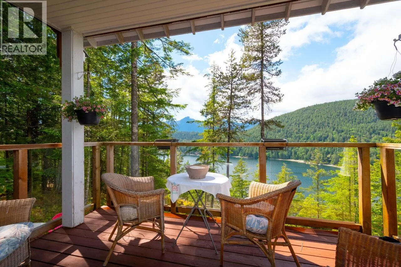 House for rent: 1029 Center Bay Road, Gambier Island, British Columbia V0N 1V0