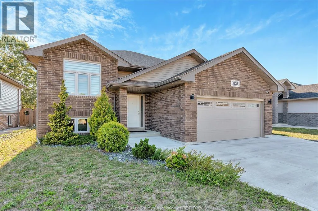 House for rent: 1029 Lublin Avenue, Windsor, Ontario N8P 0E5