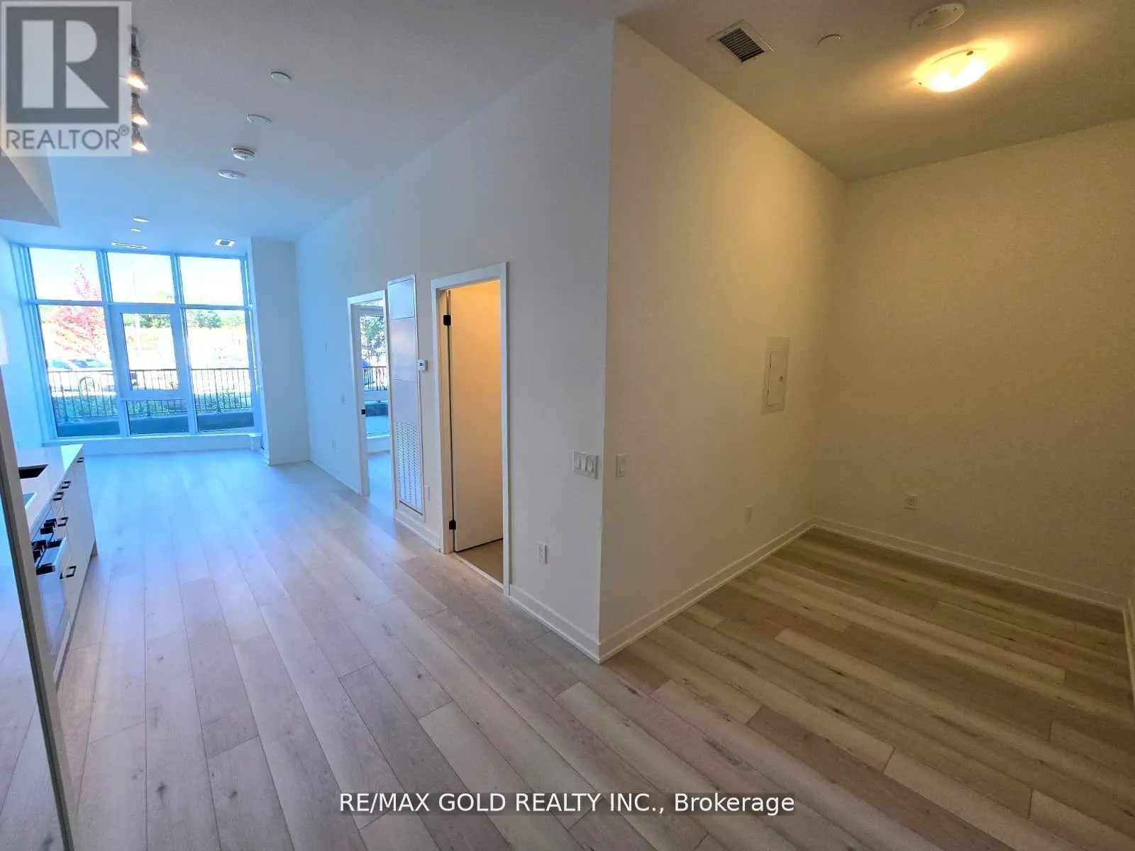 Apartment for rent: 103 - 1 Kyle Lowry Road, Toronto, Ontario M3C 0S6