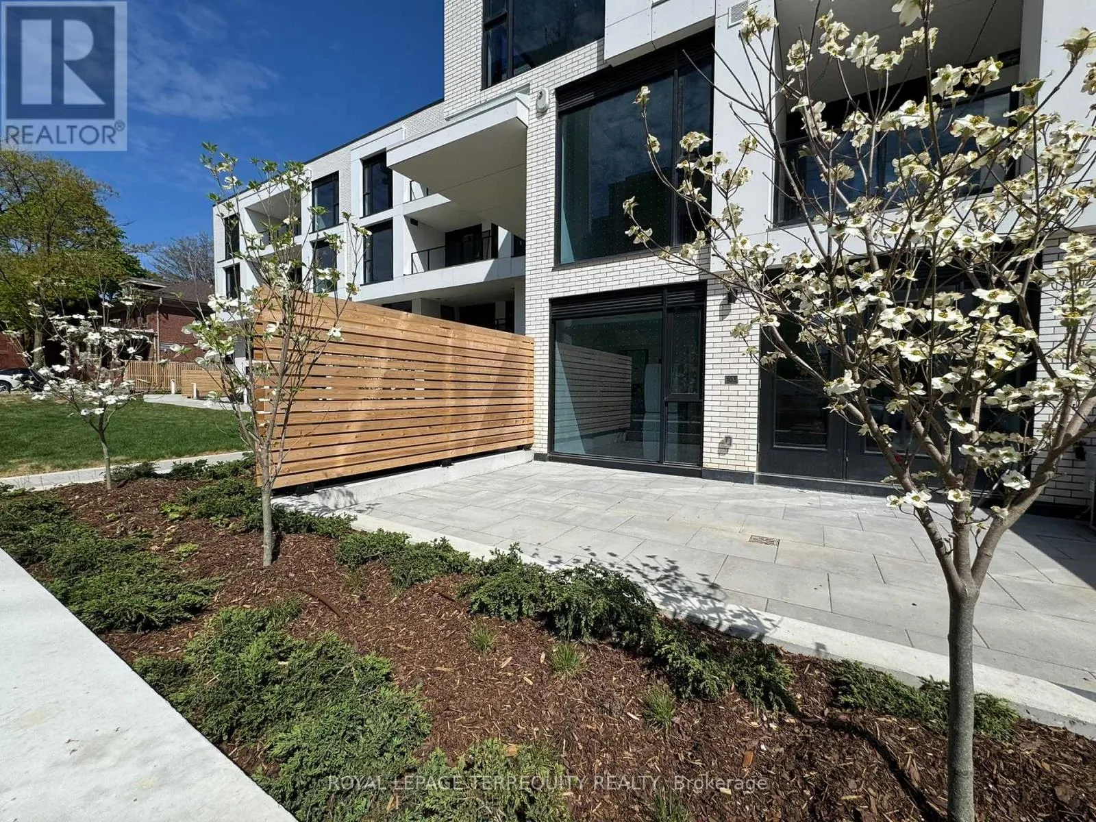 Apartment for rent: 103 - 200 Keewatin Avenue, Toronto, Ontario M4P 1Z8