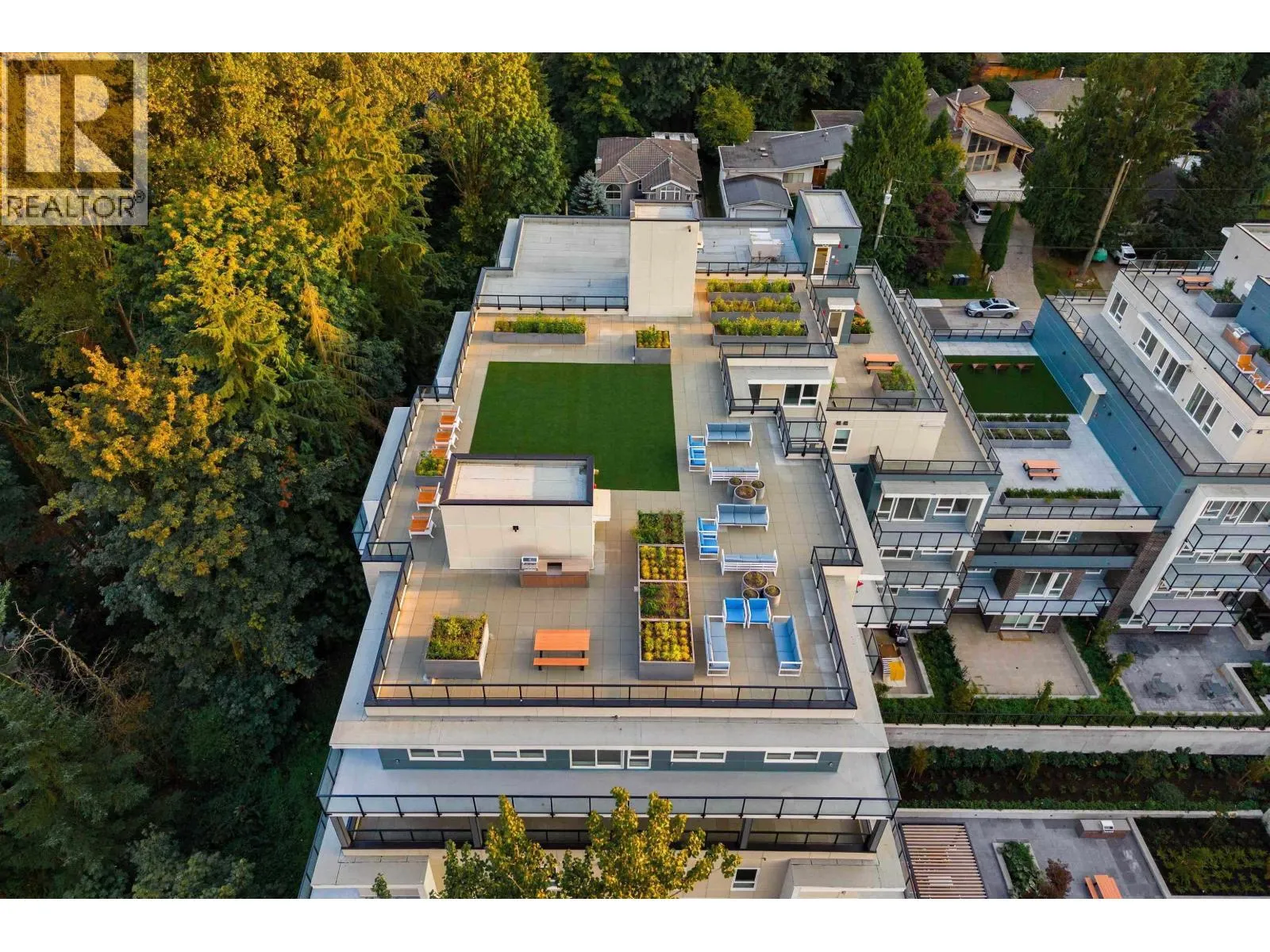 Apartment for rent: 103 2002 St. George Street, Port Moody, British Columbia V3H 2E6