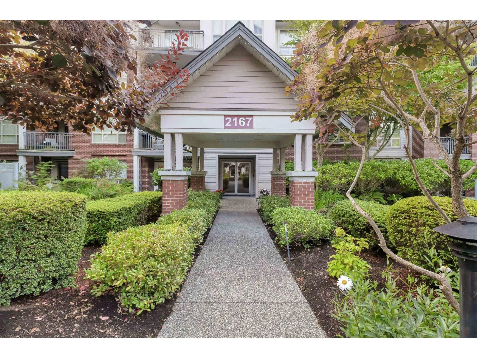 Apartment for rent: 103 2167 152 Street, Surrey, British Columbia V4A 4P1