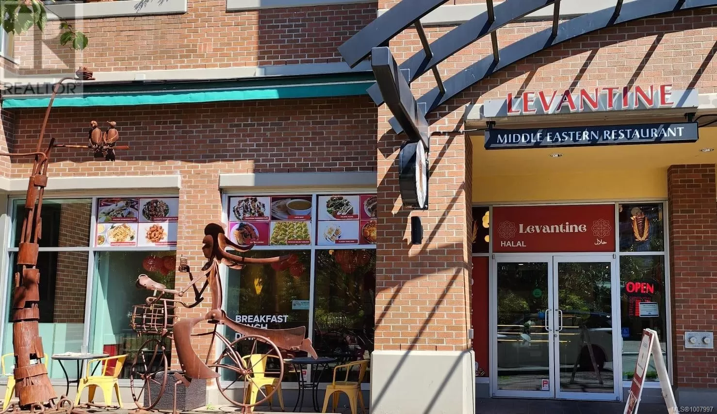 103 225 Menzies St, Victoria, British Columbia V8V 2G6