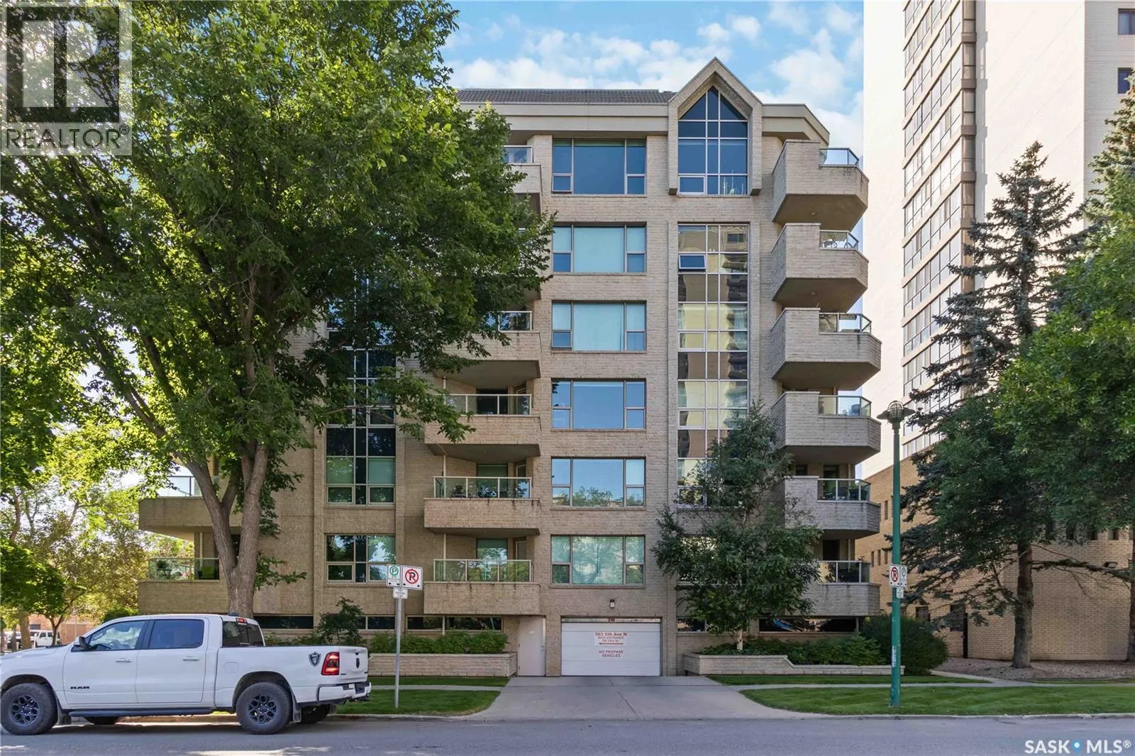 Apartment for rent: 103 303 5th Avenue N, Saskatoon, Saskatchewan S7K 2P6