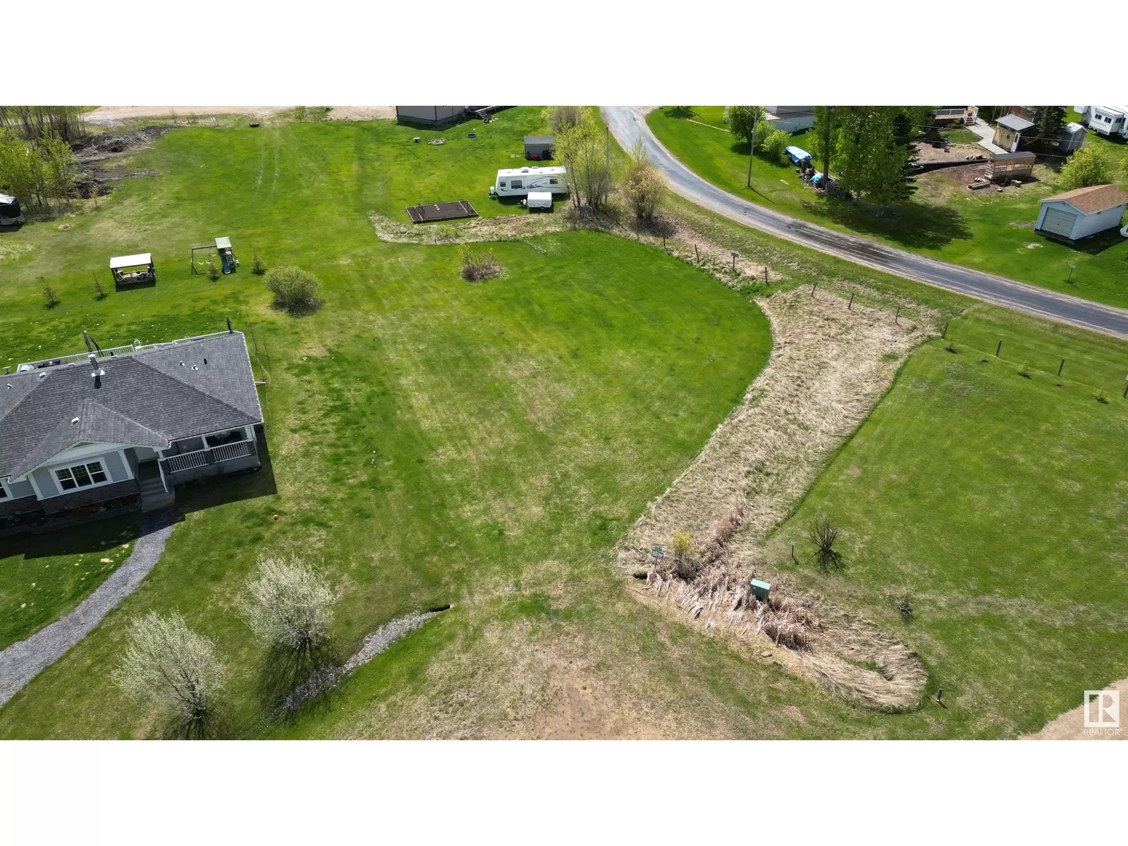 No Building for rent: 103 57330 Range Road 30, Rural Barrhead County, Alberta T0E 0X0