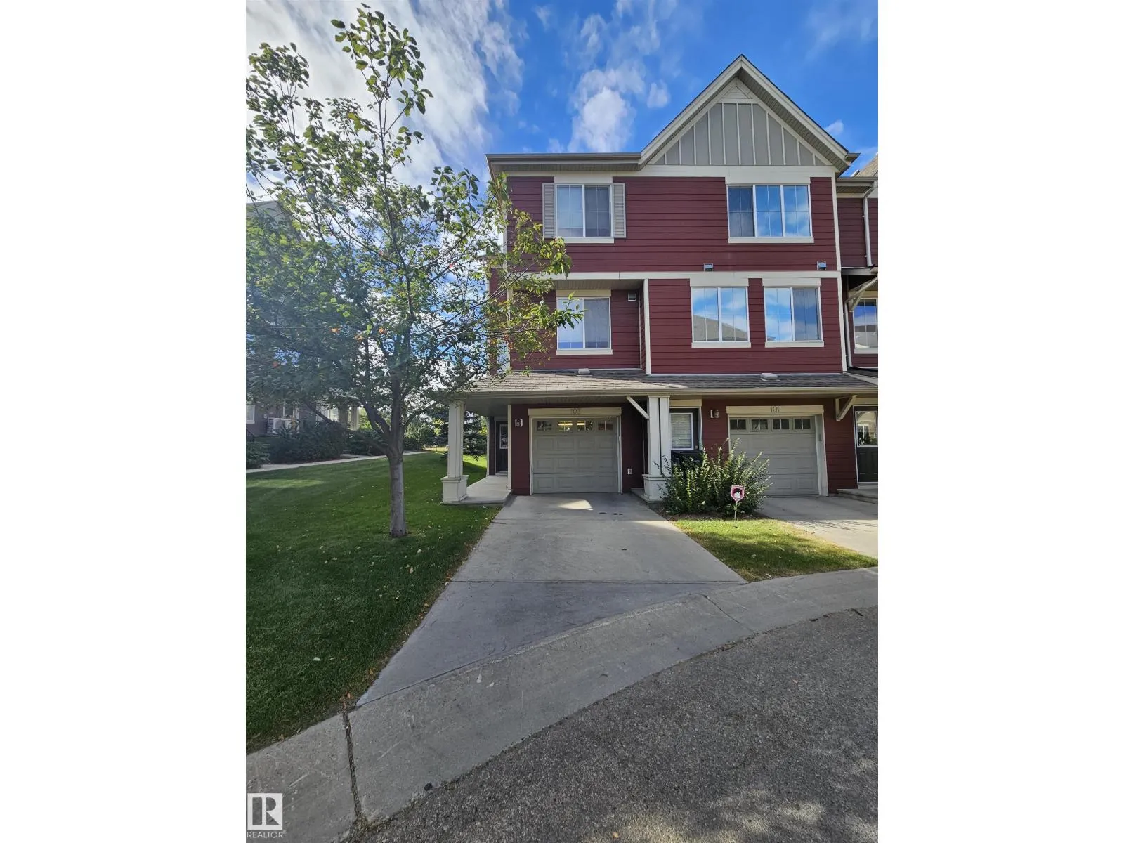 Row / Townhouse for rent: #103 603 Watt Bv Sw, Edmonton, Alberta T6X 0P3