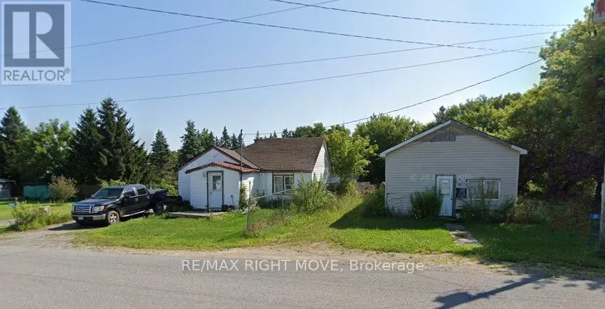 House for rent: 103 Bay Street, Leeds and the Thousand Islands, Ontario K0H 2N0