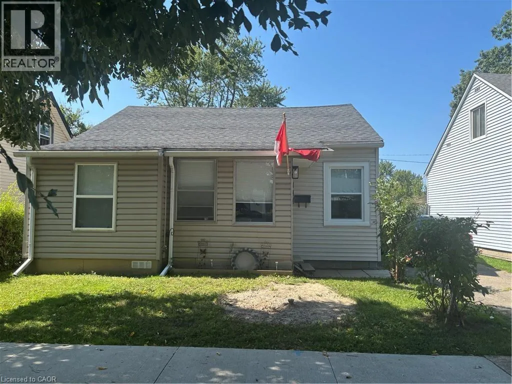 House for rent: 103 Dover Road, Welland, Ontario L3B 2V1